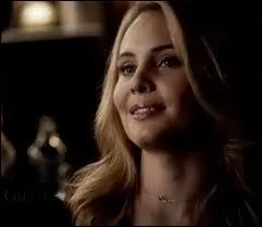 Comment s'appelle-t-elle ? (Son oncle est un prêtre.)