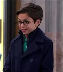 Qui joue le rôle de Stuart ?