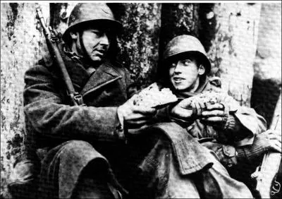 Quand débute et comment se nomme la période qui dure de mai à juin 1940 ?