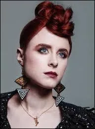 Quel est son titre, en anglais et en fran&ccedil;ais ?