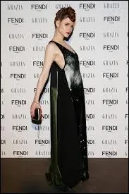 Quel est son titre, en anglais et en fran&ccedil;ais ?