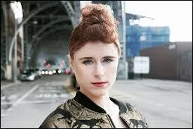 Quel est son titre, en anglais et en fran&ccedil;ais ?