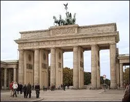 A l'est de l'Allemagne se situe ce monument, comment s'appelle t-il ?