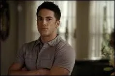 Dans la saison 4, à qui donne-t-il sa maison ?