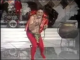 Bien sûr, j'imagine que vous êtes fans de "La Salsa du démon", création du Grand Orchestre du Splendid (1980). Connaissez-vous cette chanson sur le bout des doigts (fourchus...) ? Complétez la fin de ces paroles interprétées par Belzébuth : "Je fume je bois, j'ai tous les vices ..."