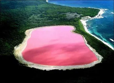 Ce magnifique lac est un montage, n'est-ce pas ?