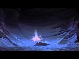 Il sauve tout son peuple, et cela en ouvrant une mer, laquelle ?