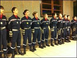 Pour quelle occasion sont-ils en rang ?