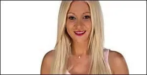 Cette fille sur la photo est :