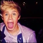 Quelle couleur de cheveux avait-il quand il était petit ?