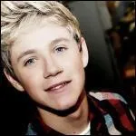 Quelle chanson de l'album "Up all night" a-t-il composée ?