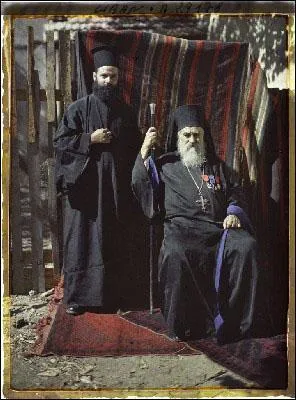 Qui sont ces chrétiens du Liban ? Leur origine remonte aux alentours de l'an 400. Ils appartiennent à la seule Église d'Orient fidèle à l'Église catholique dès son origine.