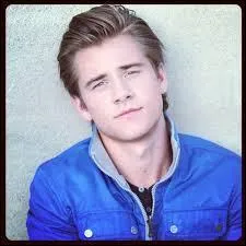 Ce jeune homme, d'une incroyable beauté, a-t-il joué dans "La Vie de croisière de Zack et Cody" ?