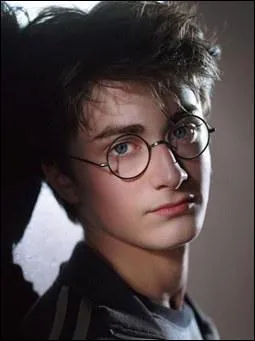 De quelle forme est la cicatrice de Harry ?