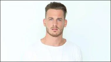 Quelle séductrice Raphaël décide-t-il de faire revenir ?