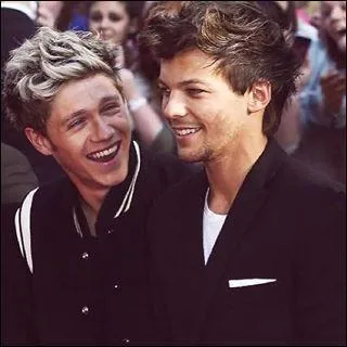 Avec qui Niall est-il ?