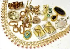 Nous avons volés tous ...... bijoux.