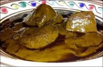 Ca à l'air d'un bête ragoût, mais j'en mangerais tous les jours, de cette "mloukhiya", que je connais sous sa version tunisienne. Mais quelle est cette sauce verdâtre ?