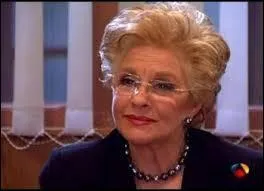 Qui est le directeur/la directrice de l'école ?