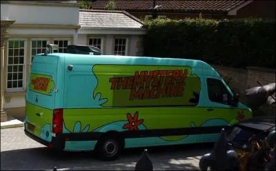 Deux membres du groupe ont acheté une Mistery Machine. Qui sont-ils ?