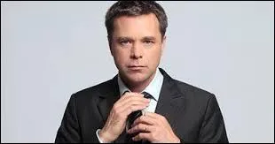 Comment se nomme l'ami de Christophe qui donne des cours de chinois à Renaud ?