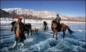 Les Kazakhs, peuple vivant au Kazakhstan, sont d'origine :