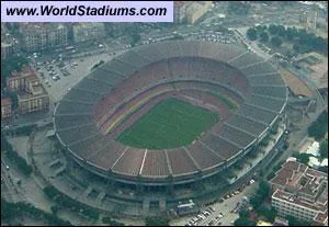 Stade de Naples. Quel est mon nom ?