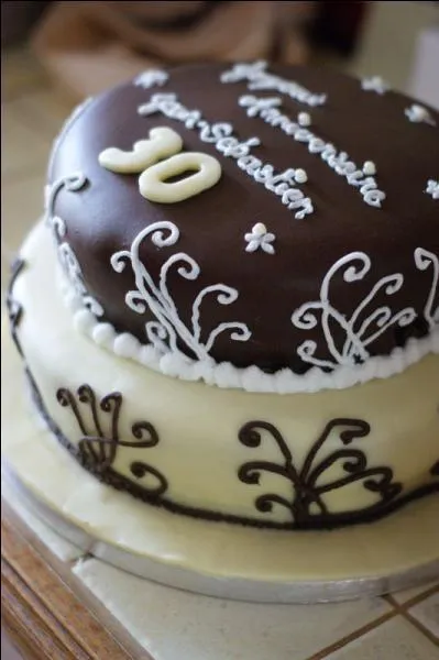 Après la Peugeot 205 GTI, place à la Peugeot 208 GTI mais pas n'importe laquelle, la version :