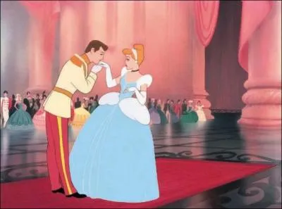 Quand s'embrassent pour la première fois Cendrillon et le prince ?