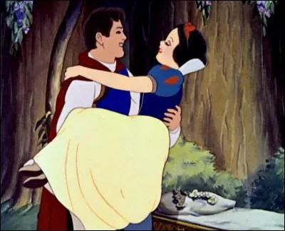 Comment réagit Blanche-Neige en voyant le prince pour la première fois ?