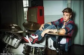 De quel(s) instrument(s) joue-t-il ?