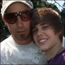 Comment s'appelle son père ?