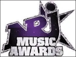 D'après NRJ Music Awards 2014, qui est la révélation francophone de l'année 2014 ?