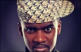 Lequel de ces humoristes voit-on dans le clip "Mme Pavoshko" du rappeur Black M ?