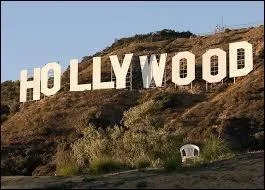 Le célèbre panneau "Hollywood" situé sur une des collines de Los Angeles indiquait à l'origine "Hollywoodland".