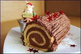 La voix mélodieuse de Mamie résonne dans l'escalier, c'est l'heure du dessert. Une bûche de Noël vous est servie. Traditionnellement, à quel parfum ce dessert est-il présenté ?
