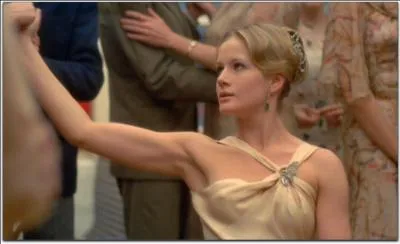 Un peu moins connue, peut-être, est cette actrice. Là voici dans "Le Conformiste", de Bertolucci. Qui est-elle ?