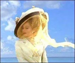 La même que la précédente, plus âgée mais encore plus sublime, dans un film avec Dirk Bogarde : lequel ?