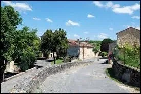 La commune Périgourdine de Saint-Laurent-des-Bâtons se situe en région ...