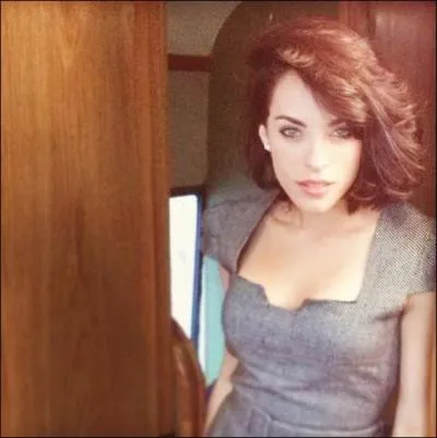 Avant de s'adresser à Angie, à qui Jade a-t-elle d'abord demandé d'être sa demoiselle d'honneur ?