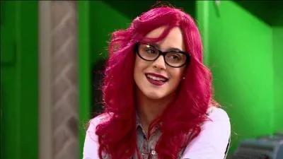 Episode 37 : Qui finit par garder la perruque et les lunettes de Roxy ?