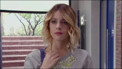 Après l'accident de Leon, Violetta revient au studio et entend Alex chanter une chanson dans le hall Quelle chanson était-ce ?