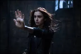 Quels rôles joue-t-elle ? (deux réponses)