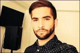 Quelle est la couleur des cheveux de Kendji ?