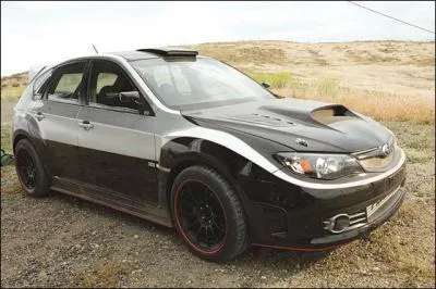 Quelle est la marque de cette voiture ?