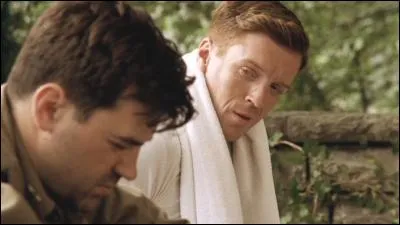 Que jette Winters sur Nixon pour qu'il se réveille lorsqu'il dort à Schoonderlogt en Hollande ?