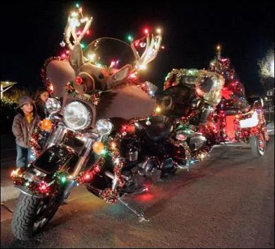 No&euml;l ! qui brille de mille feux. Tous les amateurs peuvent allumer leurs feux de joie sur leurs objets familiers, comme ici...