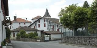 Nous commençons ce nouveau voyage par une visite d'Armendarits, dans les Pyrénées-Atlantiques. Pour cela, nous devons nous rendre en région ...