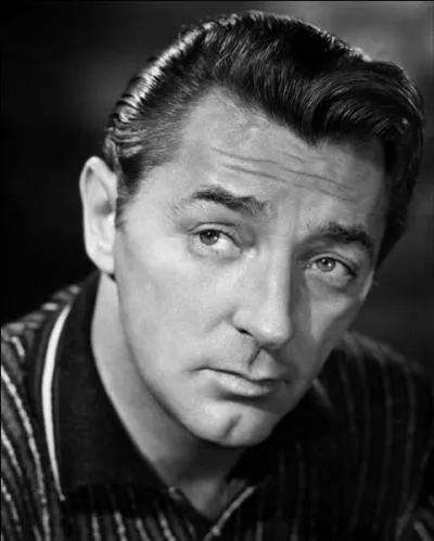 Dans cette comédie conjugale attachante, intitulée "Mariage compliqué", Robert Mitchum donne la réplique à une jeune actrice qui deviendra célèbre, dix ans plus tard, pour une scène de douche...