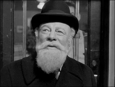 Au delà de son esprit traditionnel et familial, ce film se veut également une dénonciation de...